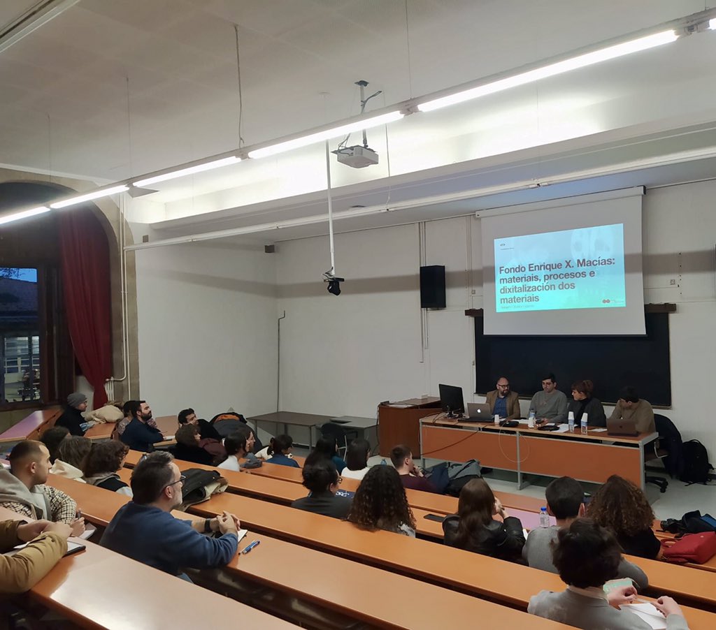 gruporganistrum's tweet photo. Roberto Oliveira-Ogando na mesa 1: “experiencias arredor da contemporaneidade” das II Xornadas IPDHA
.
#grupoorganistrum #ipdha #usc
.
@xornadasipdha @facultadeXH @UniversidadeUSC @oliveiraogando https://t.co/JGIbhz1YdO