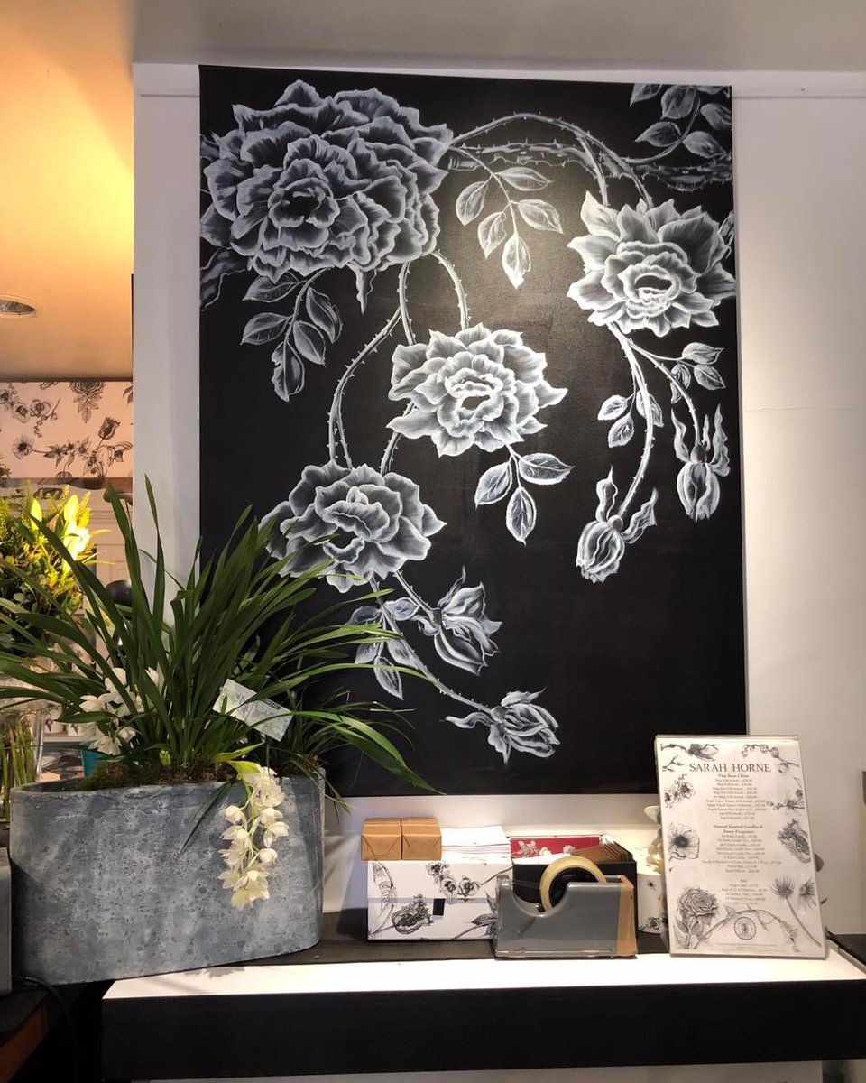 Love having my art back in the Flower Gallery 🖼️ 

Discover my original art 👉 sarahhornebotanicals.com/collections/ar…

#art #artist #botanicalart #SarahHorne