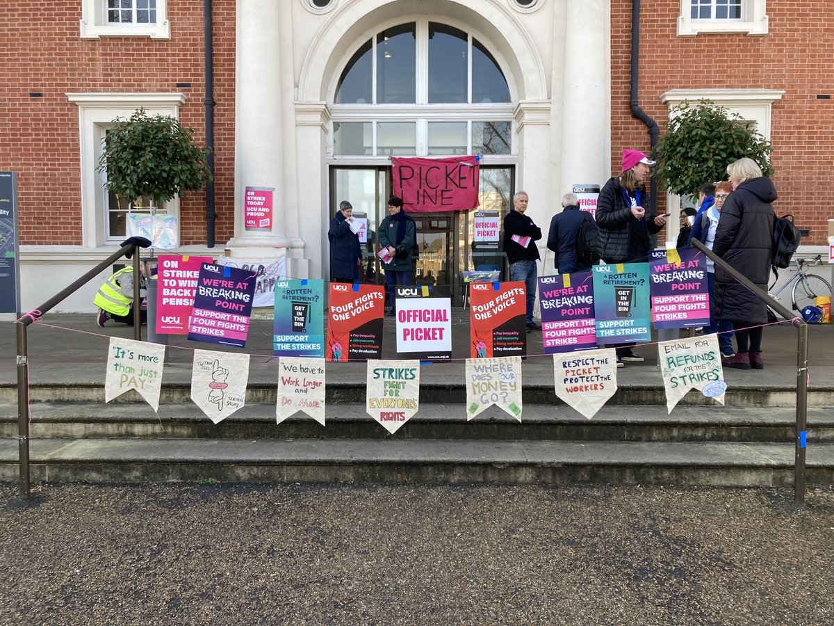 Solidarity to Goldsmiths UCU! Brilliance 🤝 Resilience #ucuRISING