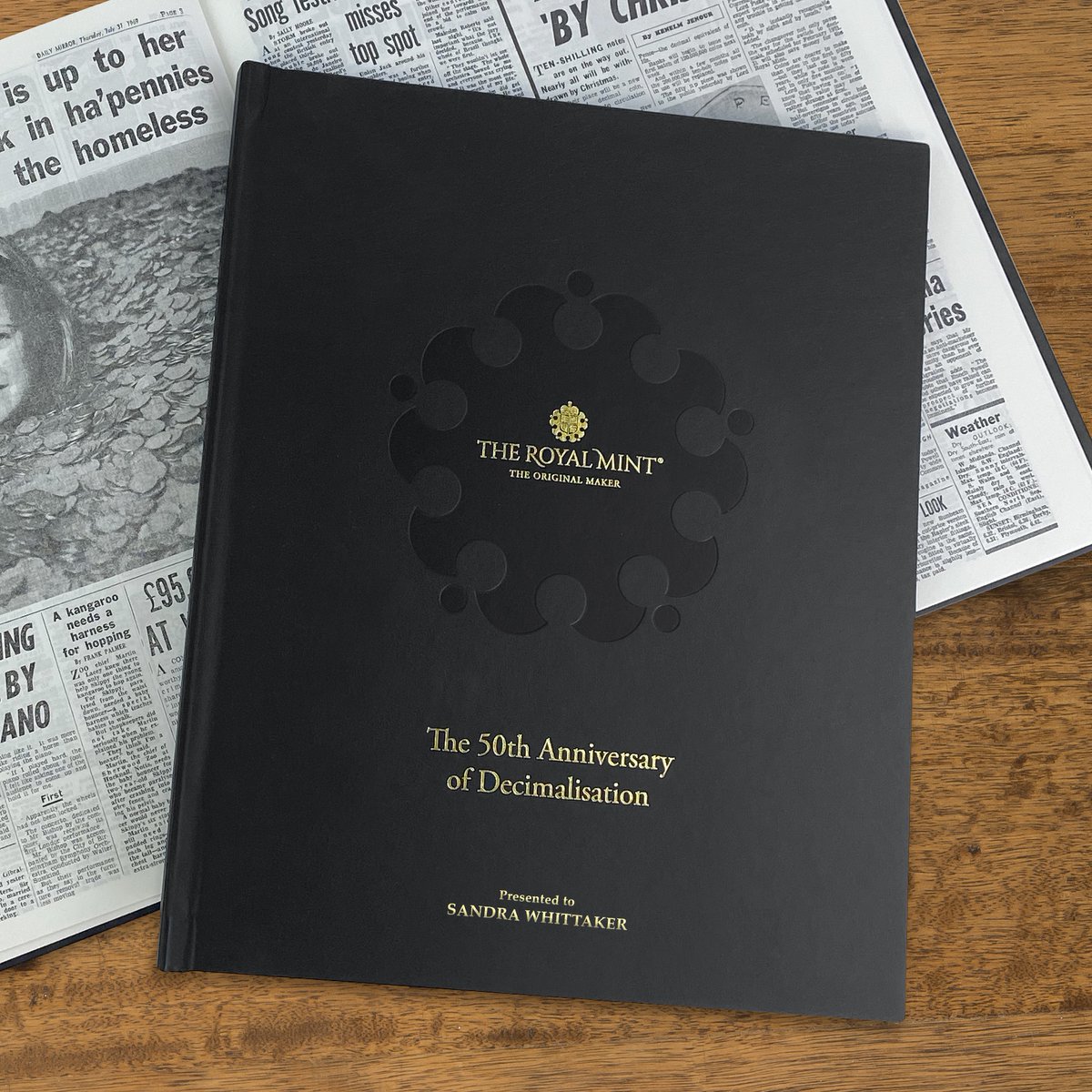 sweetandnostalg's tweet image. It's Decimal Day! The day that the U.K. and Ireland switched to decimal currency (1971). sweetandnostalgic.co.uk/vintage-coins-… #decimal #coins #uk #collector #coin #fiftypence #ukcoins #numismatic #decimalcoins #numismatist #money #history #decimalday #penny #pounds