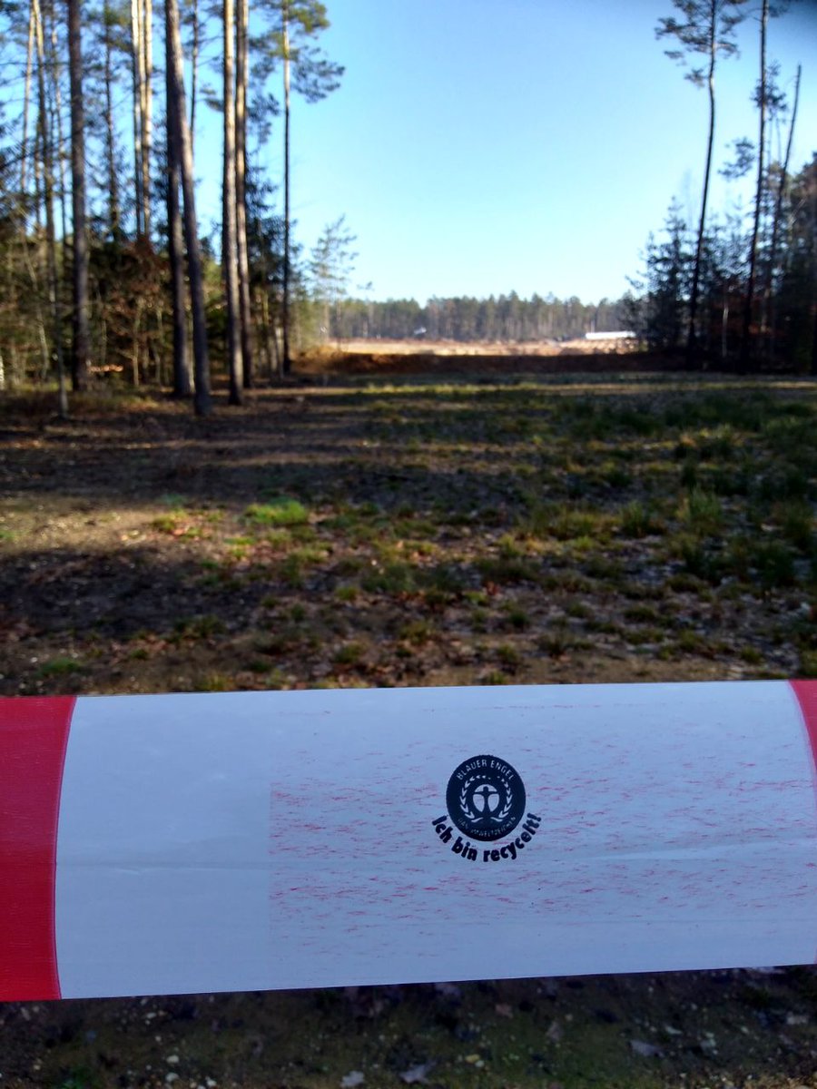 Wälder roden, Moore trockenlegen, aber Hauptsache das Flatterband der co2ps ist recycelt. Scheiß greenwashing.
<a href="/heibo_bleibt/">Heibo</a>