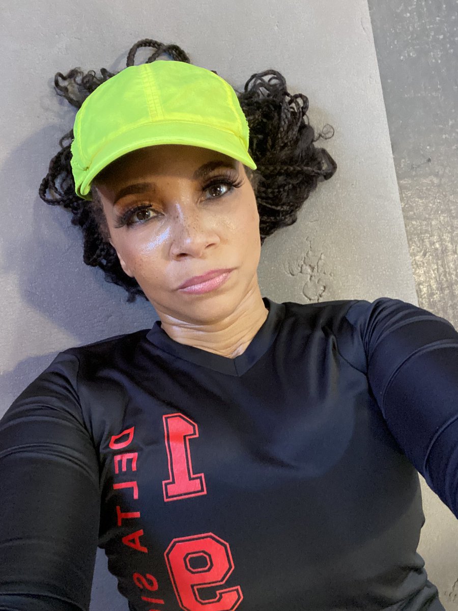 ItsDeniseGeneva's tweet photo. It’s #Workoutwednesday… Let’s get it!
#movingonup
#humpdayvibes
#allthingssmallbusiness
#mondaynightlive
#disruptors
#rulemakers
#risktakers
#rulebreakers
#leveluplikeaBOSS https://t.co/SK2GsObCVu