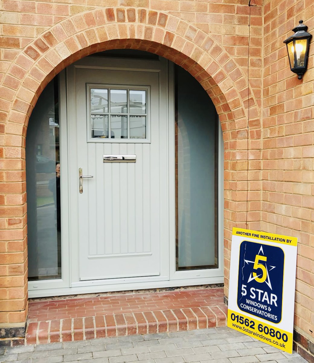 Windows5Star's tweet photo. Another home in #Solihull has had the 5 Star Treatment 🏡
This #frontdoor & #sidepanels from our @Palladio_Doors collection has really enhanced the entrance to this home.
#worcestershirehour https://t.co/9OVr1plLRv