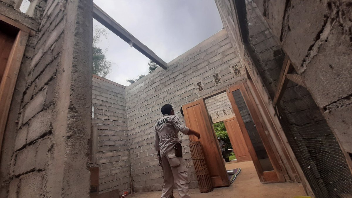 4 Jiwa mengungsi akibat atap rumah diterjang Angin puting beliung di Dusun Gemantung Desa Sunggingsari Parakan (15/02/23)