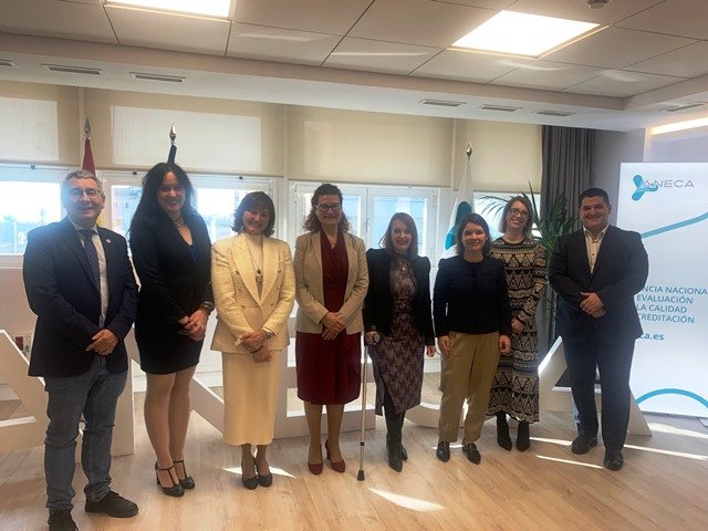 ANECAinfo's tweet photo. ➡️ANECA, la Unión de Editoriales Universitarias Españolas (@unelibros) y la Fundación Española para la Ciencia y la Tecnología (@FECYT_Ciencia), han firmado un acuerdo para colaborar en la evaluación para la obtención del Sello de Calidad en Edición Académica (sello CEA-APQ). https://t.co/jQFEyjdjM4