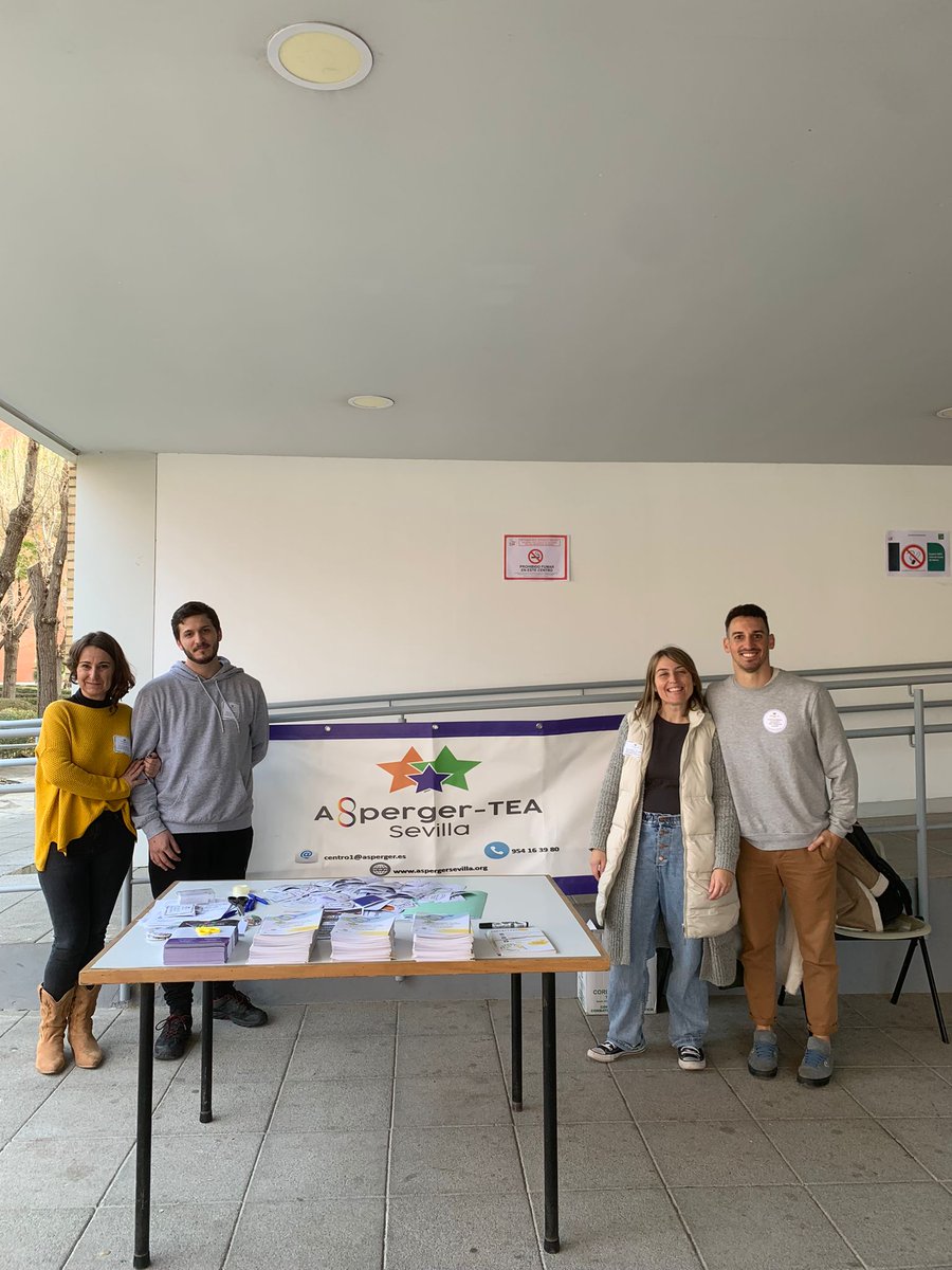 AspergerSevilla's tweet photo. Ahí tenéis a nuestro equipazo de @AspergerSevilla en la @matematicasUS , nuestros profesionales Vanessa, Guadalupe y Alejandro, junto con Andrés, os esperan para daros la pegatina solidaria y que os unáis al movimiento en redes. 
#DiaInternacionalAsperger
#Asperger
#DISA2023 https://t.co/2UrsRk5g75