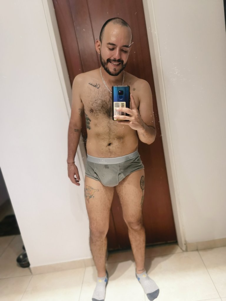 loganlegend3's tweet photo. Listo por hoy 🏃‍♂️🏃‍♂️💦💦 https://t.co/J2pscBzOOt