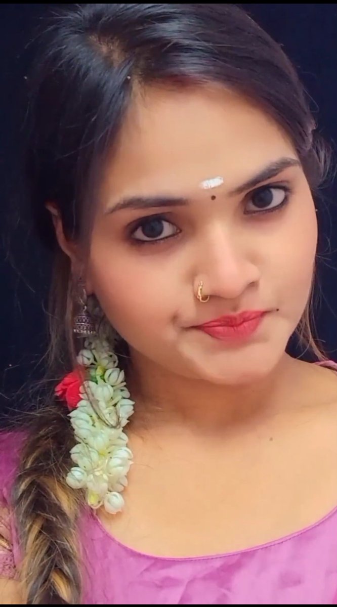Seemabhanushal's tweet photo. Rao style ♥️.#seemabhanushali #viral2023 #actress #model #telgu #tamillook #southern #model #actor #fyp #ValentinesDay https://t.co/hKplkFFNQN