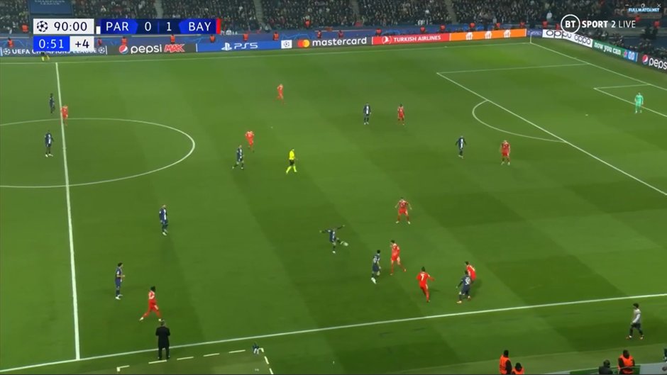 JfScarfo's tweet photo. Pavard watching the ball instead of his man, creating a blindside for Messi to get in-behind -> Through ball and red card for the defender https://t.co/4Pyn2u6PR4