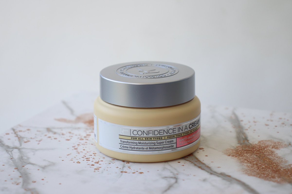 chubbysine_'s tweet photo. ได้ลองใช้confidence in a cream ของ IT Cosmetics สูตรใหม่แล้วชอบมากก ช่วยเรื่องริ้วรอยและเติมความชุ่มชื้น เราใช้มาสองวีคผิวกระชับขึ้น รอยจางลง เนื้อครีมสบายผิวไม่หนักมากเหมาะกับคนหน้าแห้งหรือผิวมันขาดน้ำ ใช้ช่วงหน้าหนาวแล้วฟินเวอร์ #ITCosmeticsTH #No1SuperCharged https://t.co/nb9hyc3QiC