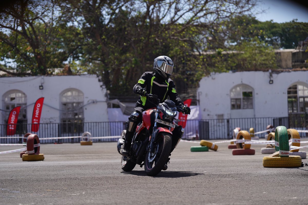 HeroMotoCorp's tweet photo. 1 day 3 Tracks. A day of thrill and adventure for all.

#HeroMotoCorp #Xtracks #MumbaiRideFest #TwoWheeler #Xpulse200 #Xpulse4V #Xtreme #Xtreme160R https://t.co/Xtz0DkMzrQ