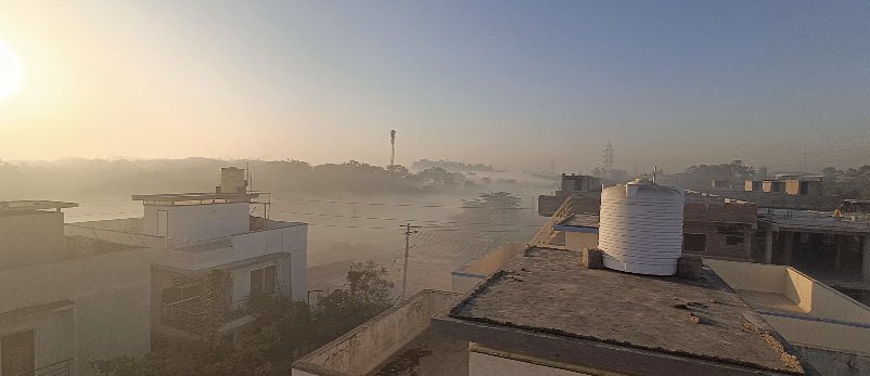 SBuddha_'s tweet photo. @CPCB_OFFICIAL  lot of effluent / chemical spoke during nights in #patancheruvu. We are unable to breath due to toxicity in the air from last 2 days. Please help! 

Location : Beeramguda, Hyderabad , 502319 https://t.co/o1LVexBdxm