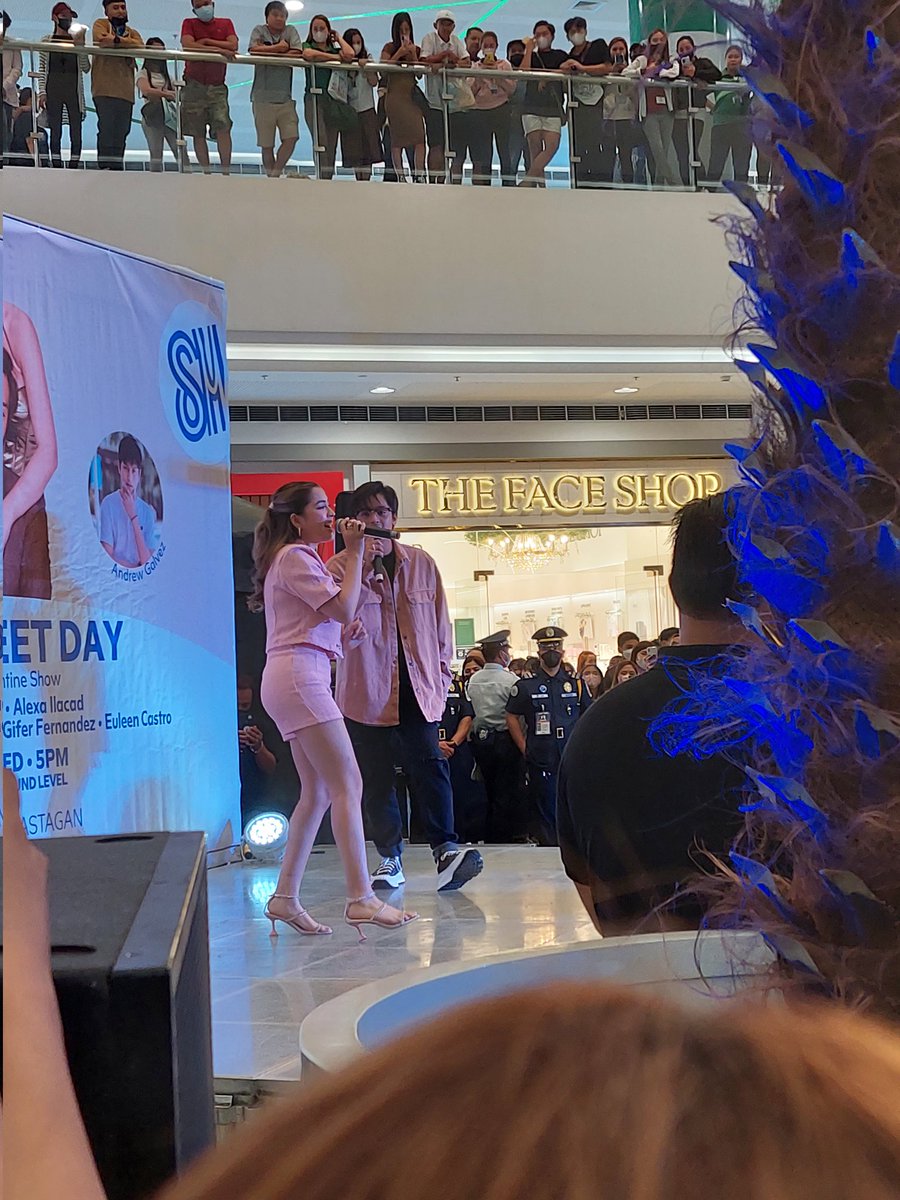 10toyyy's tweet photo. Thank you KDLex for visiting Pampanga. 

#KDLEX | #KDLEXSweethearts
#AlexaIlacad | #KDEstrada https://t.co/1HchhNVJ3s