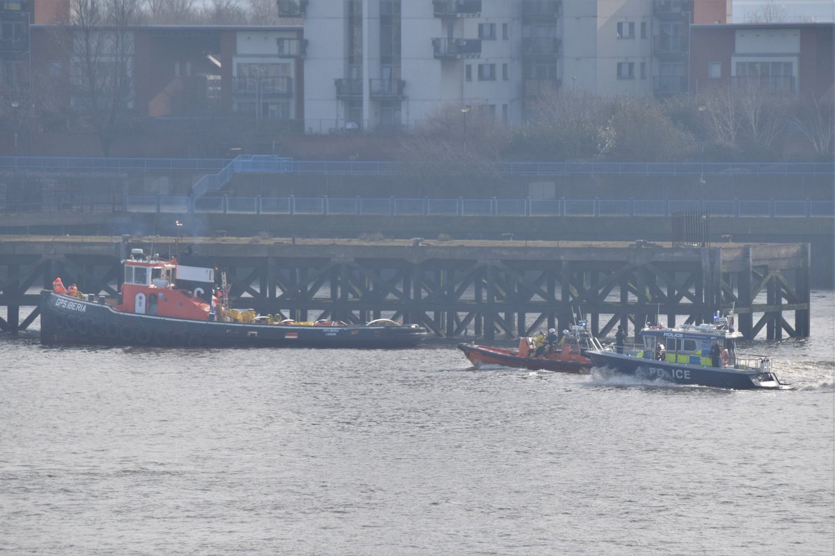 AJBC_1's tweet photo. @liquid_highway1 #SAROPS in Gallions Reach this morning.
Thanks to all those that took part in the search. https://t.co/dyMr3zc7hQ