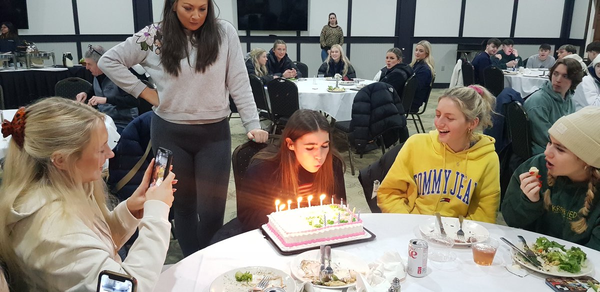 WHSTrips's tweet photo. WHSki23 enjoyed some birthday cake followed by bowling &amp; mini golf last night https://t.co/QzJ479bPuQ