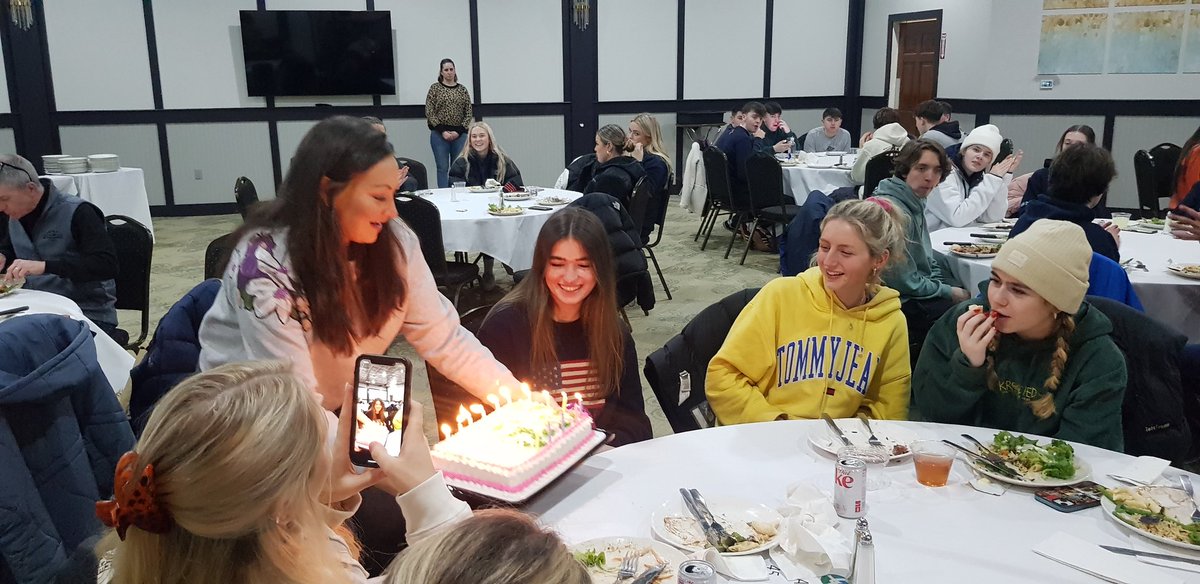 WHSTrips's tweet photo. WHSki23 enjoyed some birthday cake followed by bowling &amp; mini golf last night https://t.co/QzJ479bPuQ
