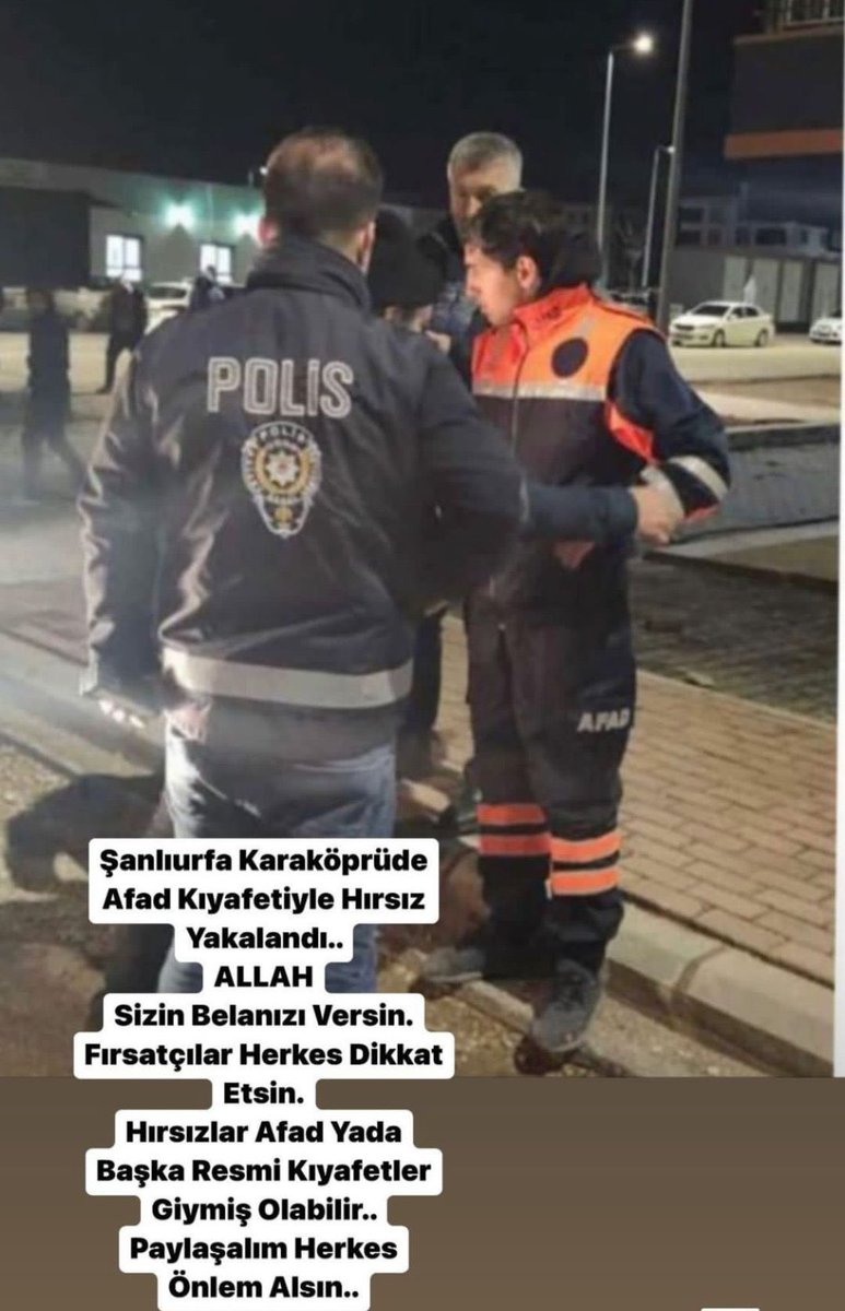 KaranliginKizi7's tweet photo. ARTIK #YARDIM TIRLARINI
SURİYELİ #KARDEŞLERİ GİBİ
#YAĞMALAMAYA BAŞLADILAR ! #ALGI YAPMAK #ACILI HALKI #KANDIRMAK İÇİN ! https://t.co/g9CwHktXVb