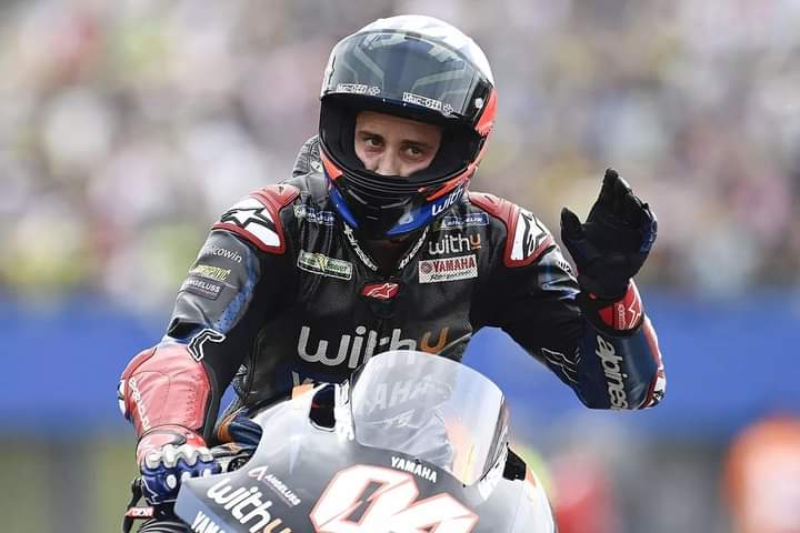 AlessioPiana130's tweet photo. Andrea Dovizioso sarà nominato #MotoGP Legends al Gran Premio d'Italia del Mugello: anche il Dovi entrerà nell'arca della gloria del Motomondiale. https://t.co/BWcBM3VKlk
