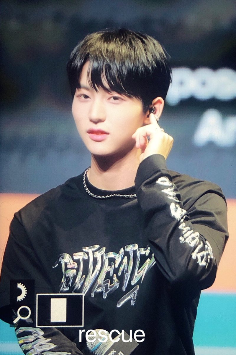 rescue_eh's tweet photo. 230215 쇼케이스  Pre.
#TNX  #티엔엑스  #은휘 #Hwi https://t.co/oDWBcIsGEo