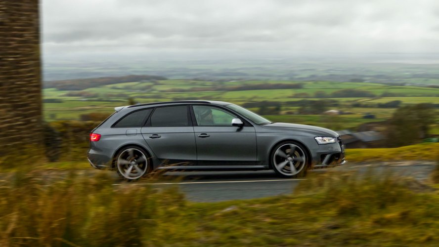 There is just something about a fast estate car, and the Audi RS4 is one of the most desirable. But with prices of the first three gens withing touching distance, which is the one to have?

rushmagazine.co.uk/audi-rs4-gener…

#audi #rs4 #carmagazine #grouptest #performacecar #fastestate