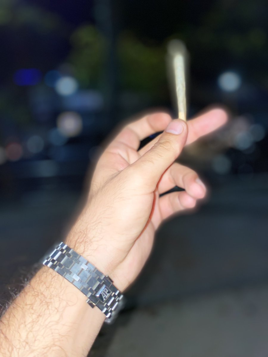 Alyan926's tweet photo. Sometimes it is better to be alone. Nobody can hurt you. https://t.co/h91lRurysC