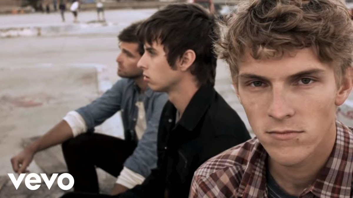 ferreirafakundo's tweet photo. @dvni999 Foster The People - Pumped Up Kicks (Official Video) https://t.co/LFvpfjWf6Y
