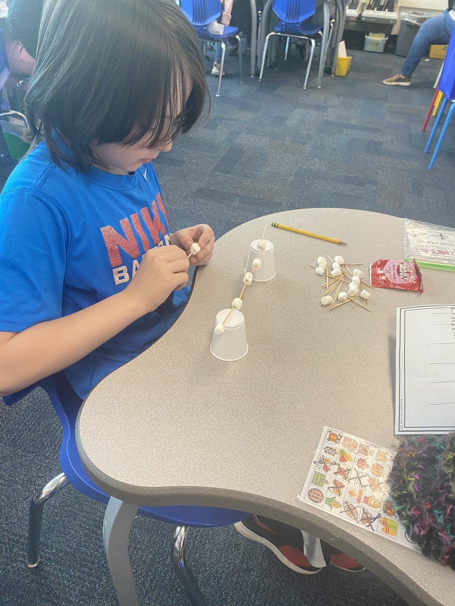 amspence24's tweet photo. Valentine STEAM bridges in 4th grade!❤️💙 #BPositivePatriots #BPatriotProud https://t.co/u8I36ihQCT