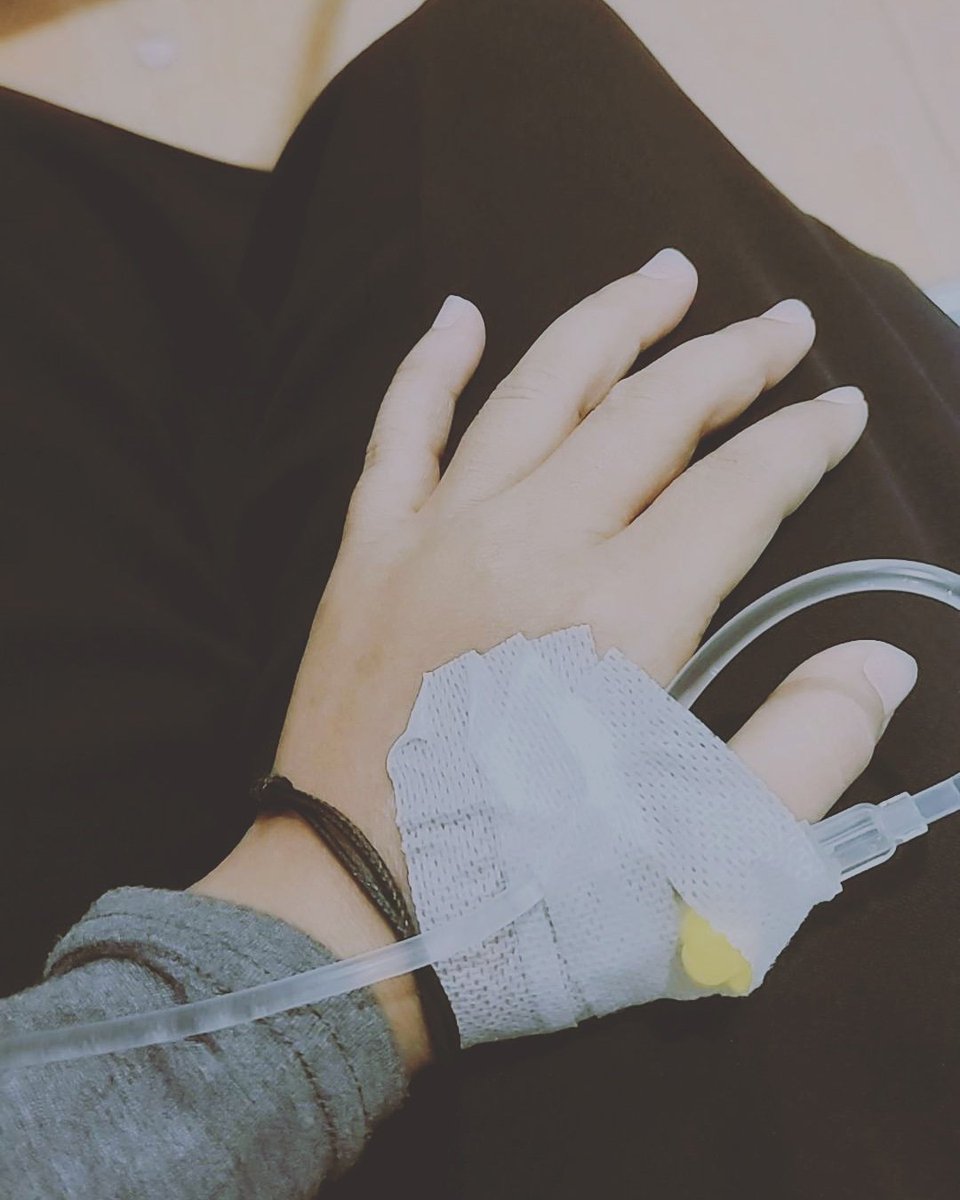 bts_reski's tweet photo. Hari ini lelah bgt setelah jalani kemo seri ke 3 .... Ya Allah kuat kan aku 🥺 https://t.co/0UE9lNB3Mj