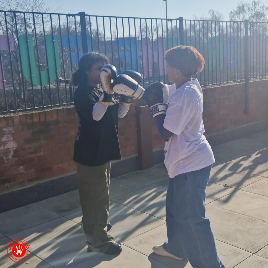 ParentPowerEdUK's tweet photo. Our kids are boxing and journaling their way through half-term 💛 #Boxing #halfterm #wellbeing #youth #sports #mentalhealth #childrensmentalhealth #childrensphysicalhealth #learningnewthings #newskills https://t.co/ubsaoMe5ku