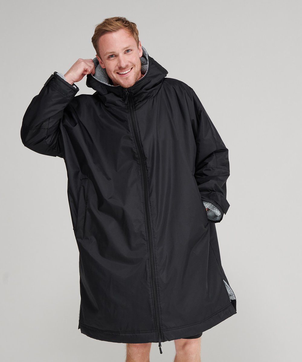 Multi-purpose all-weather robes for any sporting occasion. They come in Black and Navy in an Adult size and two junior sizes. 

Great for that open water swim you keep putting off 😜

Get in touch! #FGC