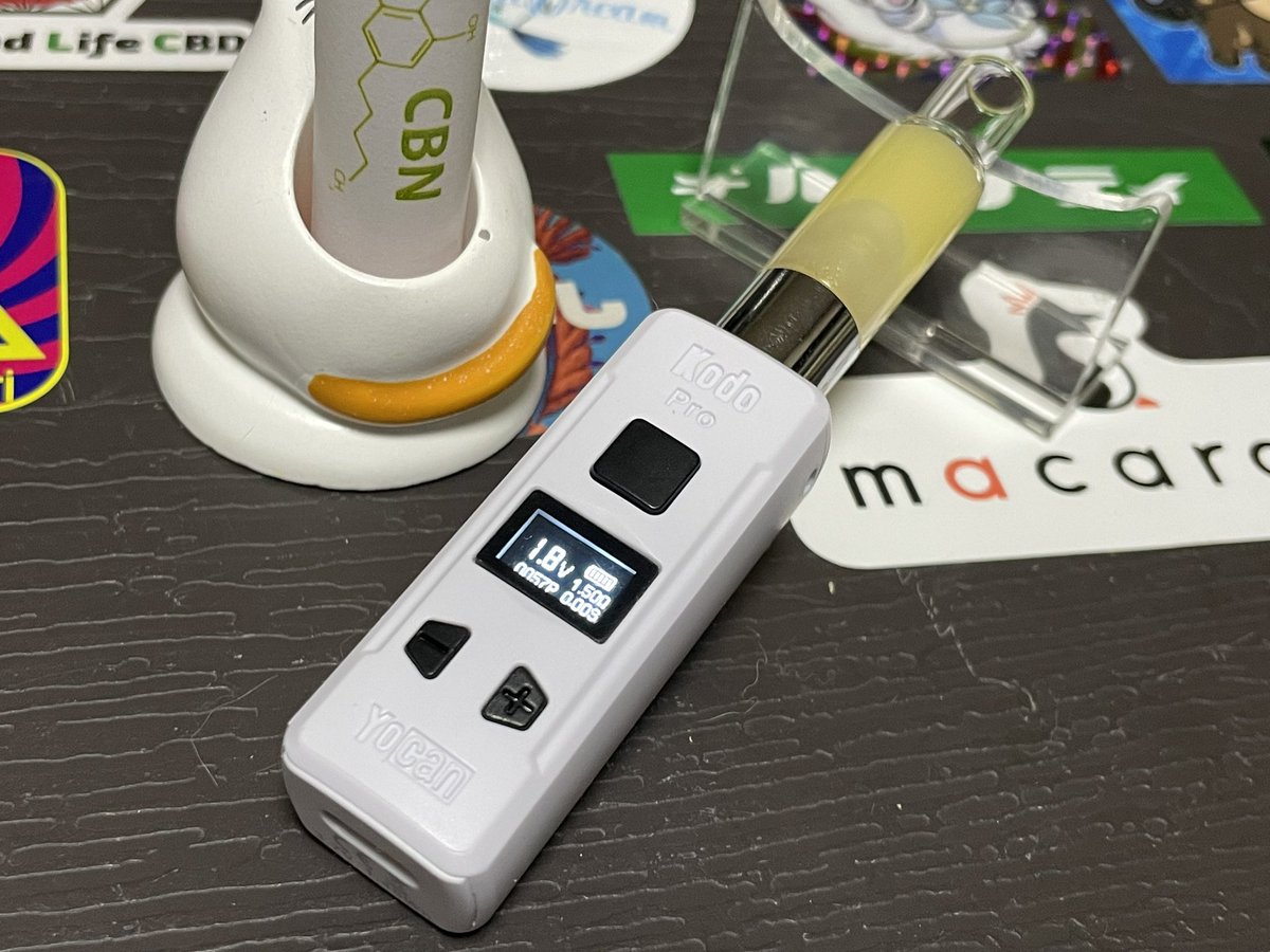 green labo様(<a href="/labo_green/">green labo</a>)より憧れのエマルジョンリキッドが到着！
早速Yocan Kodo Pro(1.8V超低電圧対応小型バッテリーmod)で1パフ
マンゴーの香りが鼻に抜けるとき、花の香りのような爽やかな香りがすごく心地よい(*´︶`*)✿
確かにこれは低電圧じゃないと味わえない繊細なテルペン類の配合ですね！