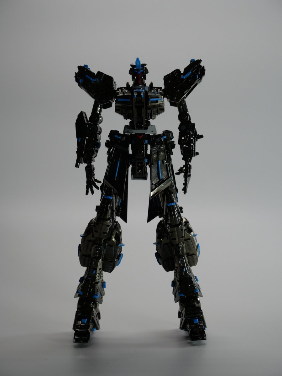 kimamode_043's tweet photo. 撮影環境更新のお試しショット
一糸まとわぬセンシティブ映像をパシャリ
ようやく購入できたハイニューさん、ちょっと基地っぽいジオラマ？みたいなんにも挑戦中
光る理由はメーカーさんもわからんらしいから、ノリと勢いで許してもらうという事で😜

#ガンプラ
#ガンプラ好きと繋がりたい https://t.co/K9NcErolKm