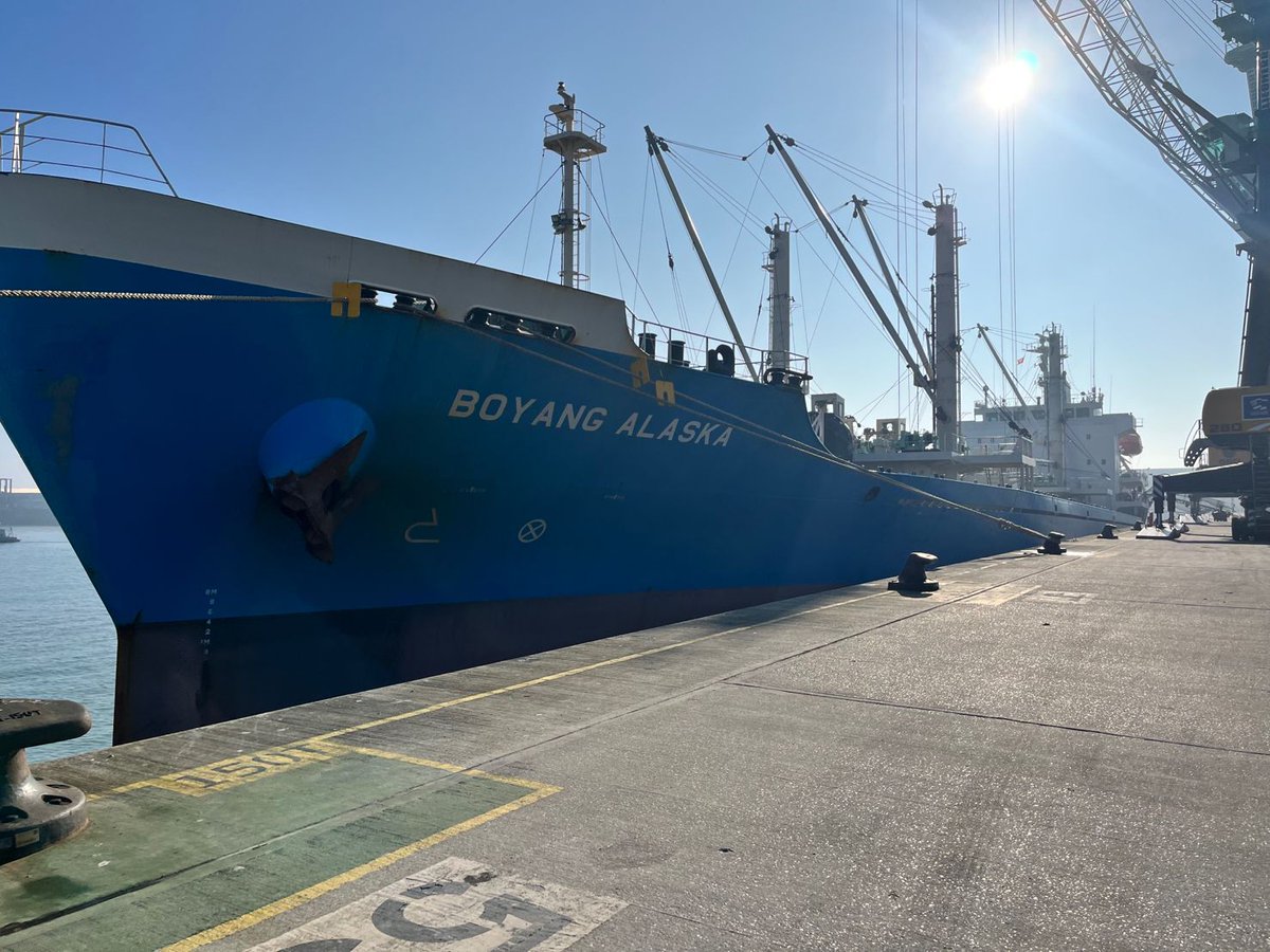 Port_of_Dover's tweet image. It was great to catch up with industry colleagues last week at @Fruit_Logistica to discuss the current topics within the #perishables market. And, as you can see, #Dover is flourishing with more melons from Brazil🍈What a fantastic season! #PortofDover