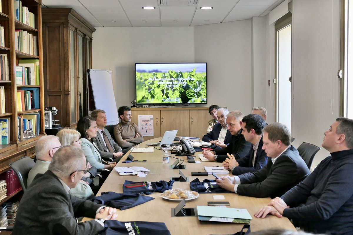 ADublanche's tweet photo. Protéger la filière betterave- sucre 🇫🇷 est un enjeu de souveraineté alimentaire.
Face à l’impasse dans laquelle se situent nos betteraviers, la Region soutient depuis 2020 (1,3 million €) le projet de recherche #Modefy de @DeleplanqueCie 
Aujourd’hui les résultats sont là!(1/2) https://t.co/ETjUAY59sF