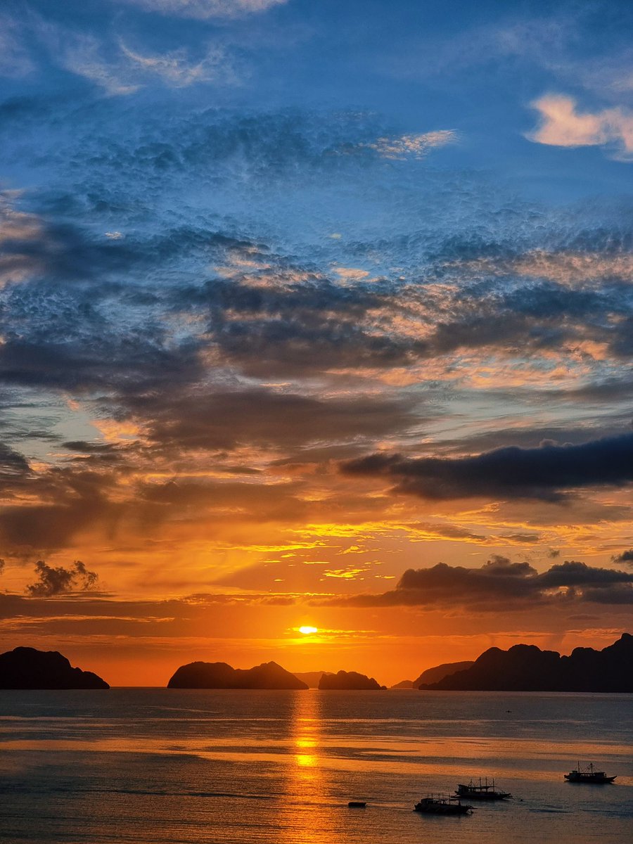 warrencamitan's tweet photo. El Nido sunset 🌅 https://t.co/3b9JOWf8Lx