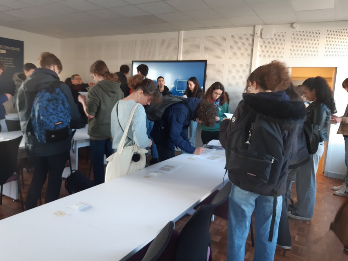 Après un accueil à la direction les lycéens en immersion ce jour à <a href="/FacSciences_UBO/">Faculté des Sciences et Techniques - UBO</a> s'apprêtent à rejoindre les étudiants de 1ère année dans les amphis. Belle journée de découverte à toutes et tous! <a href="/UBO_UnivBrest/">UBO - Univ. Brest</a>  <a href="/capavenir__ubo/">Cap' Avenir</a>