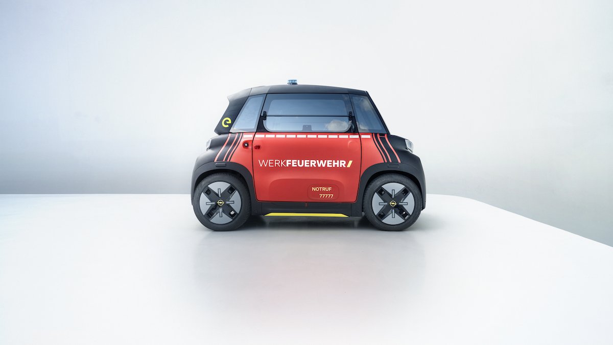 Opel's tweet photo. A small but indispensable helper, also for fire safety supervision. Our #OpelRocks is the first response vehicle on our plant site in Rüsselsheim.

https://t.co/xSOCW8LL7r https://t.co/oGkSv5G3Qo