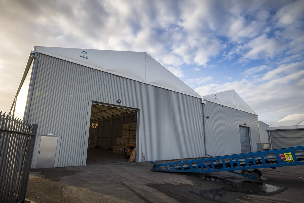 Spaciotempo's tweet photo. Due to its strategic location, we partnered with @abports21 to create a gutter linked permanent storage facility at the Port of Garston ready made for short and medium-term warehouse hire.

Read the case study 👉 https://t.co/rqIn5Ft7r3

#warehouse #storage #ports #Spaciotempo https://t.co/JFxUqKZm9Z