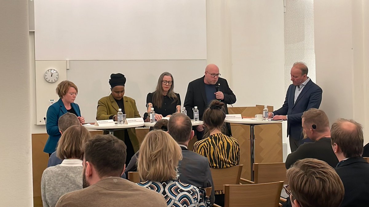 ”vi behöver ett system som följer individen. <a href="/liberalerna/">Liberalerna</a> har pratat om ett ’jobbchecksystem’ som ger förutsägbarhet” @malindanielsson <a href="/serviceftgen/">Serviceföretagen</a>