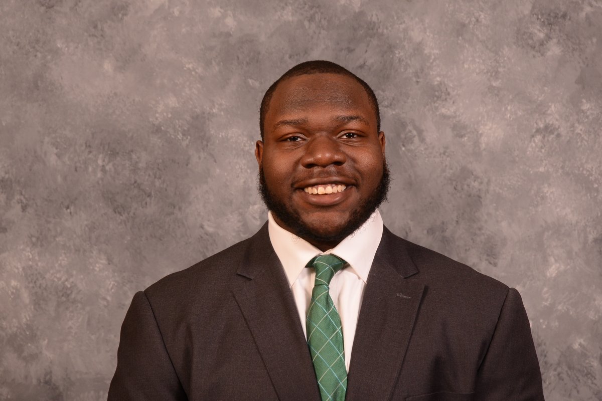 WSUTSSC's tweet image. These transfer student-athletes are going for gold! Shavez Hawkins Jr. was named to the GLIAC All-Academic Excellence Team with a GPA above 3.5 and Charles Ellington III was named to the GLIAC All-Academic Team with a GPA above 3.0. @waynestwarriors @GLIACsports @IlitchBusiness