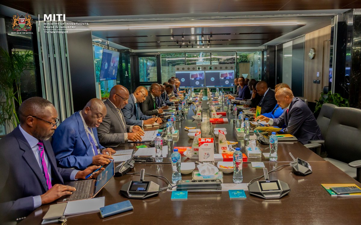 HonMoses_Kuria's tweet photo. This morning I held a very fruitful meeting with the management of the Pan African Multilateral Bank Afriexim Bank in Cairo, Egypt. We have agreed on a wide range of areas that the Bank will partner with the Ministry of Investments, Trade & Industry ...1/2
#KeIsOpenForBusiness https://t.co/iY5aNf30OQ