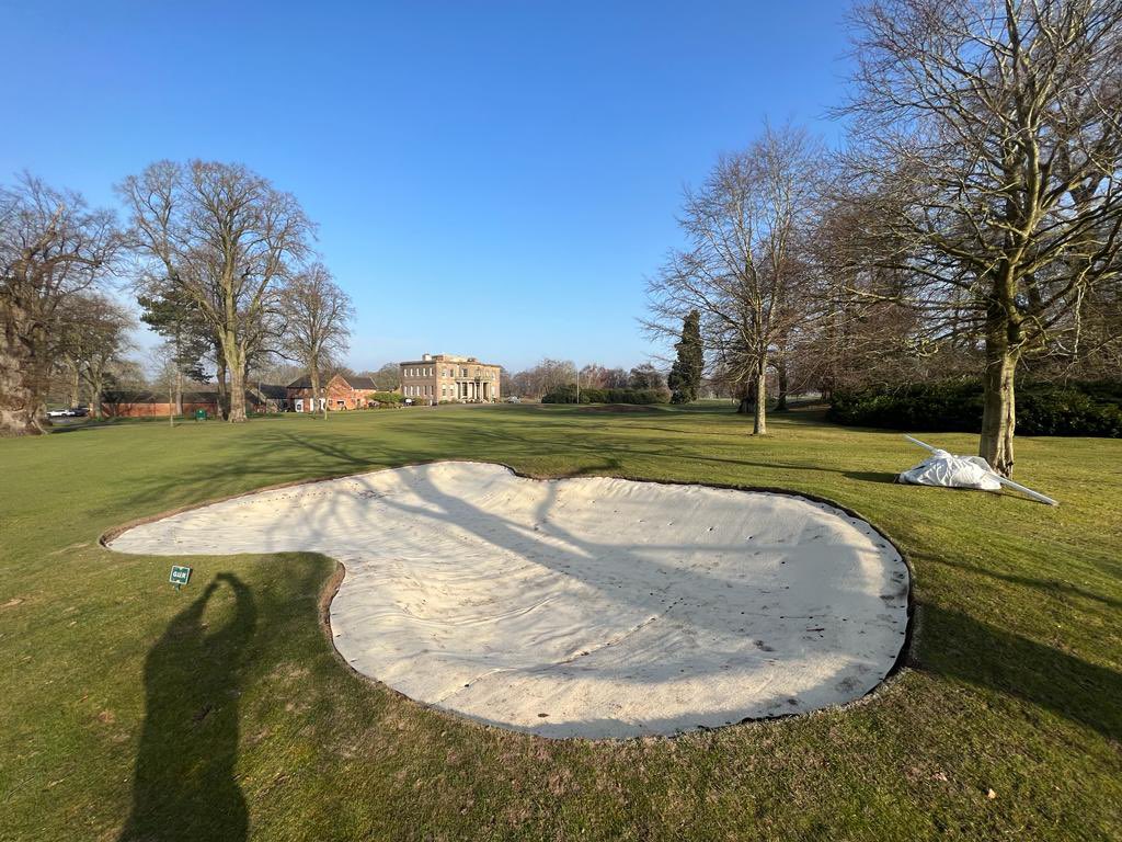 BunkerMat_com's tweet photo. @BroctonHall this morning, 7 bunkers & 700m2 of #BunkerMat installed. A bit tougher today, it took us 4 1/2 hours! #FastAndClean #BunkerMatGen2 #buildingbunkersbetter @Whitemoss_Louis @Whitemoss_BLaw @Whitemoss_EKL @TurfBusiness @TurfMatters @UKGolfClubs https://t.co/hr8qcvE73u