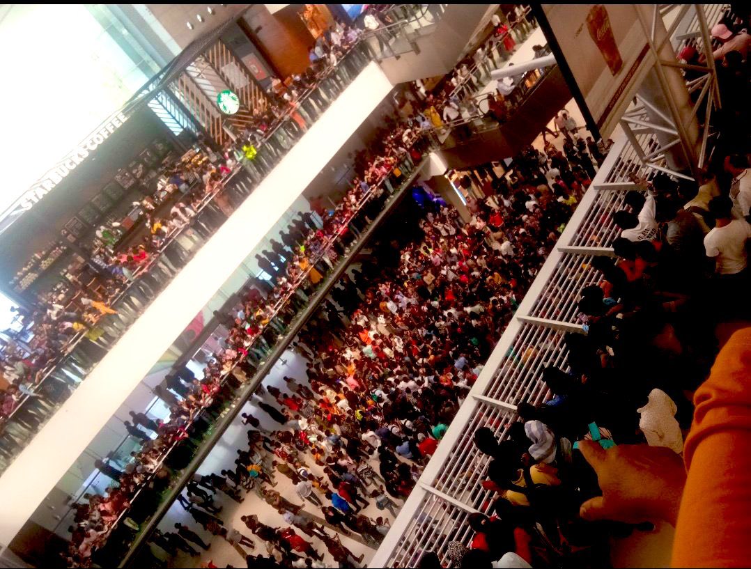 Keyur_Sidhearts's tweet photo. Kuchh Nahi Ye BB13 wale fans Fake News Sun ke Mall me Chale Gaye the mall task khelne :)

3Y OF HISTORIC WINNER SID https://t.co/9R8rRVafbV