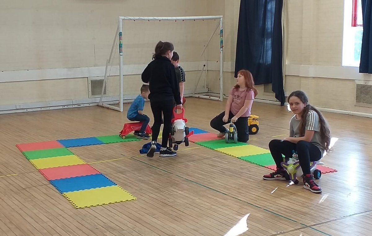 Meetupcommunity's tweet image. Half term at Meet Up and we are enjoying having our Family Fun Sessions. Activities and a healthy lunch enjoyed by all. @CharityTBF