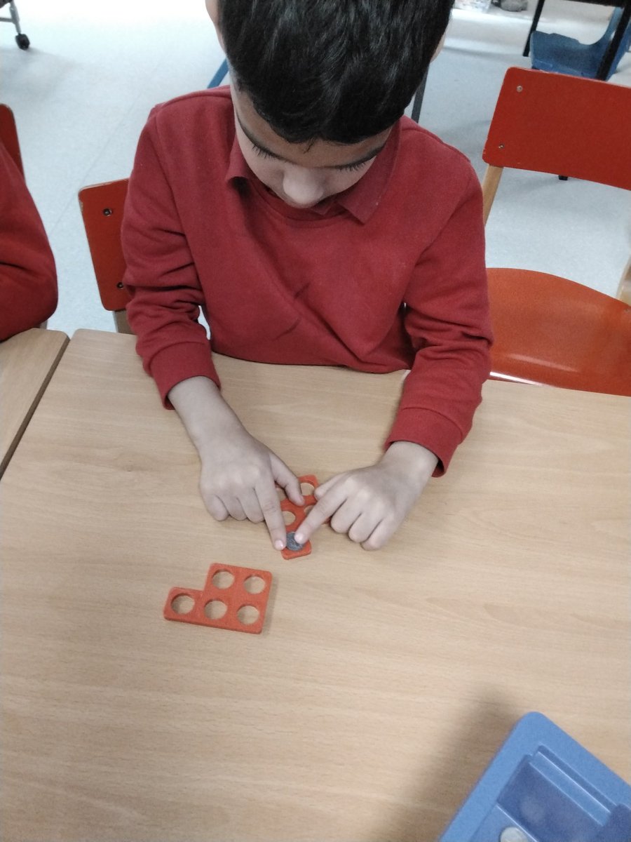 MarlboroughPrim's tweet photo. #shootingstars Mrs Bowen has set us a challenge. We are finding coins that total 10p #maths #total #making10 https://t.co/RtMljQDtwy