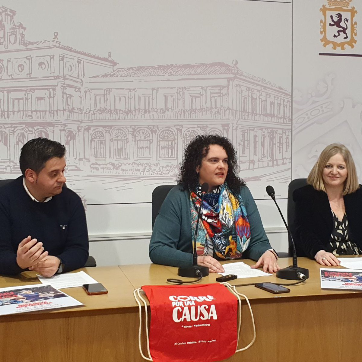 🏃León ‘corre por una buena causa’ el próximo 25 de febrero.  Hoy se ha presentado una nueva edición de la carrera <a href="/EntreculturasLE/">Entreculturas León</a>
<a href="/VeraLopezAlvar1/">@VeraLA</a> 
#leonesp 
📌 Más detalles: bit.ly/418qaoa