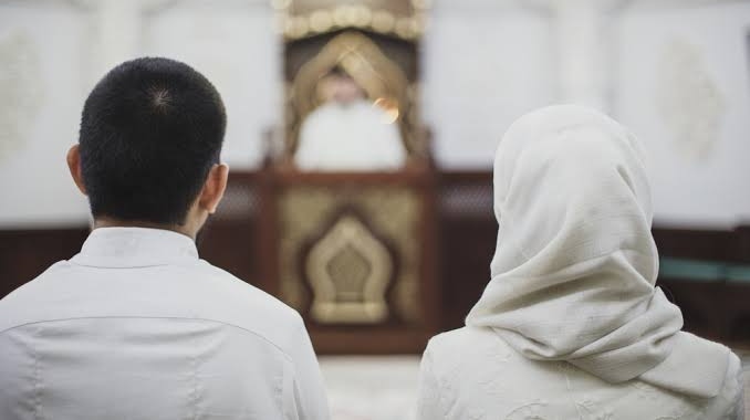 حضرت عبدالله بن عباس ؓ بیان کرتے ہیں، رسول الله ﷺ نے فرمایا:

لَمْ نَرَ لِلْمُتَحَابَّيْنِ مِثْلَ النِّكَاحِ

آپس میں محبت رکھنے والوں کے لئے نکاح سے بہتر کوئی چیز نہیں دیکھی گئی.

ماجہ 1847
(السلسلة الصحيحة 1970؛ مشکوٰۃ 3093)