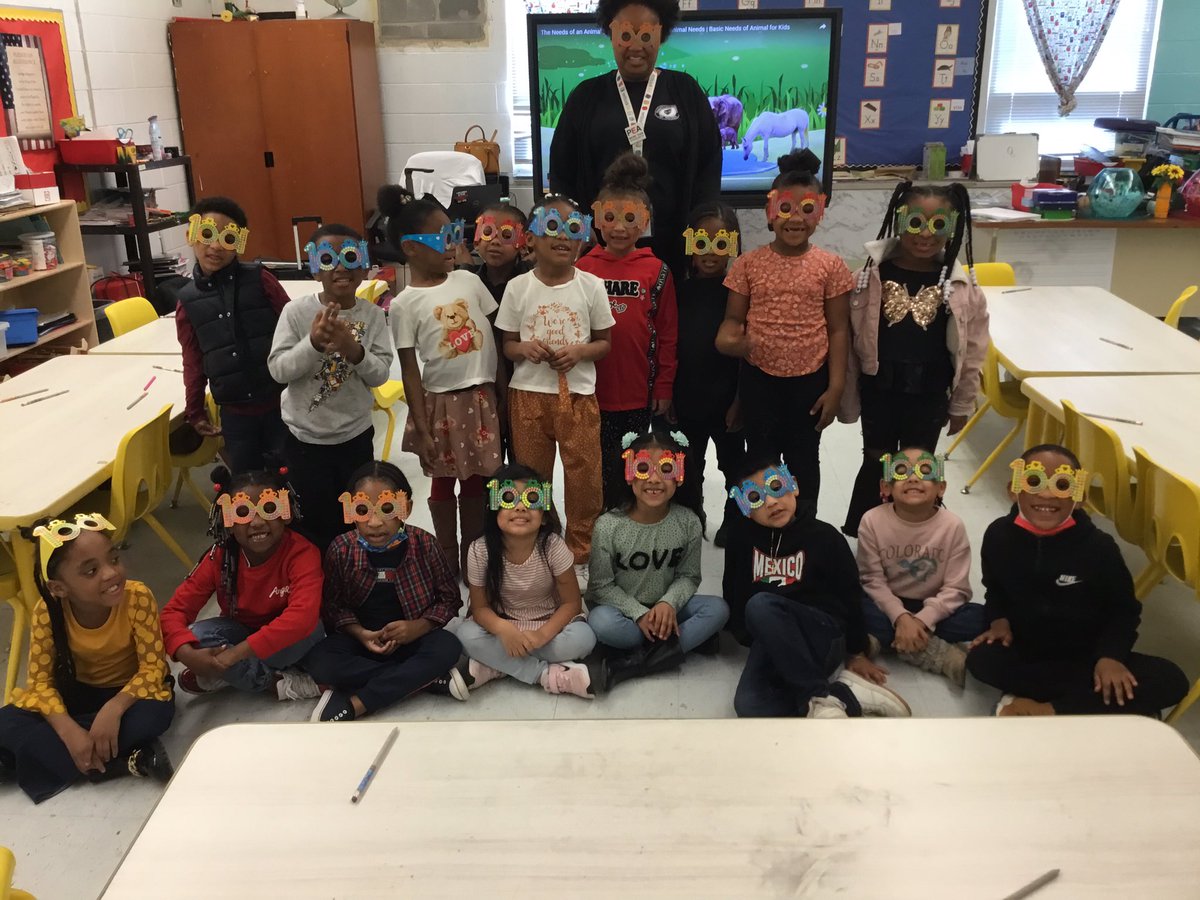 NPampilo's tweet photo. Great job amazing panthers for participating our 100th day celebration of school! Keep it up!  @PLESPVA100  @Pburg_Schools https://t.co/dd2gdn6MaT