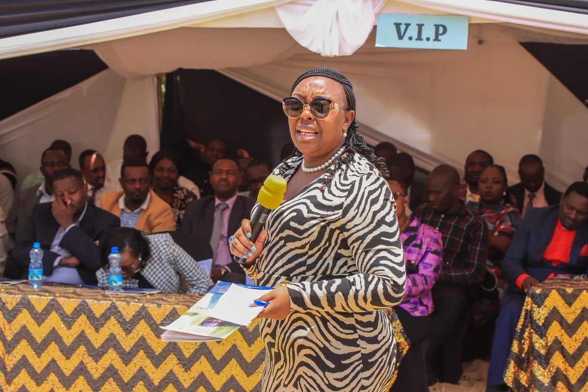 Hon_IreneNjoki's tweet photo. I attended the burial ceremony of Nancy Wanjiru at Kamiruri sub-location in Bahati Constituency. The late Wanjiru was diagnosed with breast cancer in 2020 and she fought a hard battle to contain the disease until her demise last week on Wednesday. https://t.co/O6uhZzr7UU