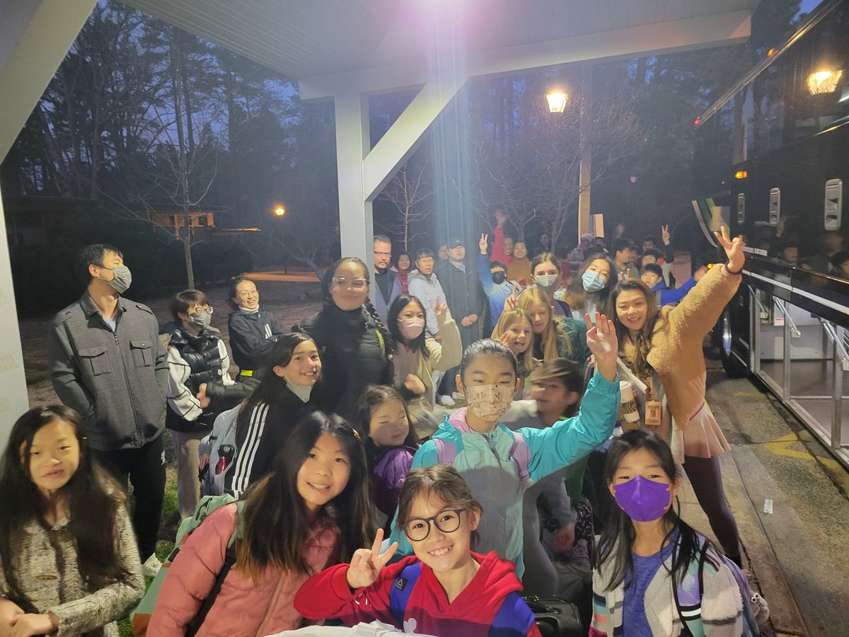 GlenwoodGator's tweet photo. Who's ready for a field trip? Our 5th grade team is !!! Follow us on our journey @chccs #gmesexplore #gmesdiscover https://t.co/k1K4b6ZcXl